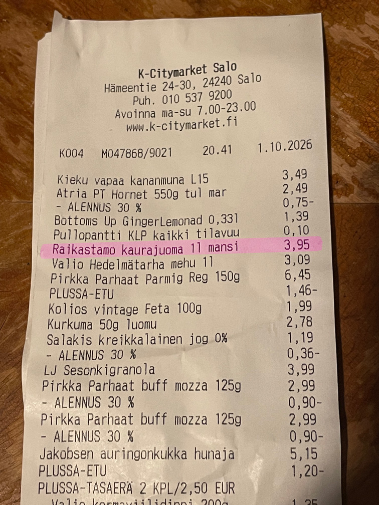 Picture of K-Citymarket receipt with discount missing for the oat drink.